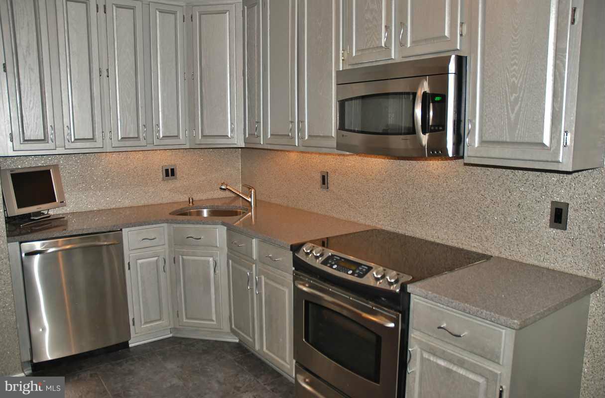 36 Dawn View Court Silver Spring, MD 20904 - Photo 8 of 27 Kitchen