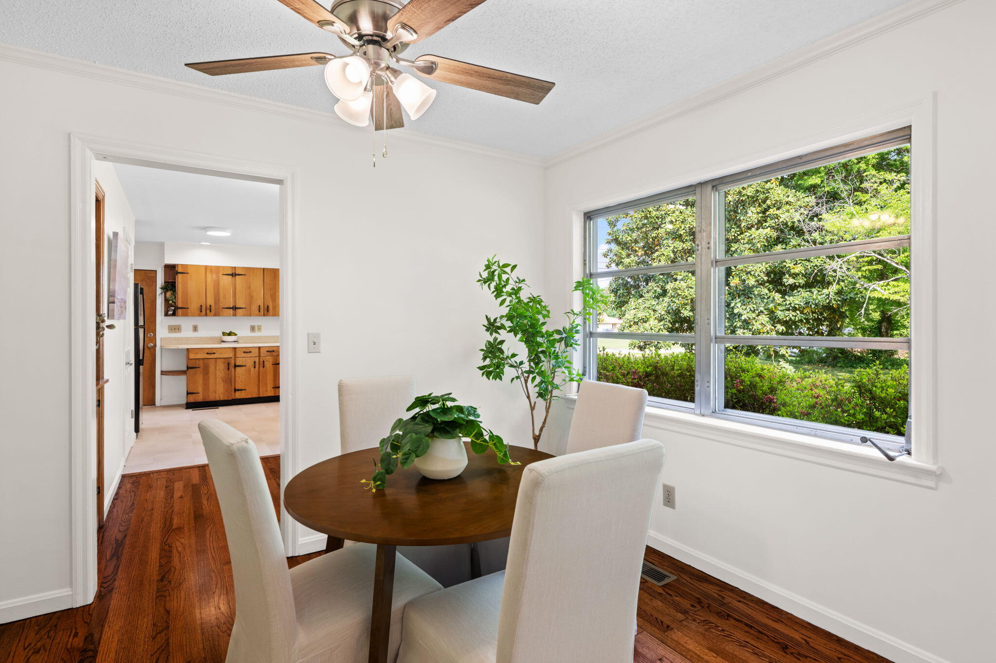 1847 Hickory Valley Road Chattanooga, TN 37421 - Photo 11 of 52 21-web-or-mls-DSC_9313
