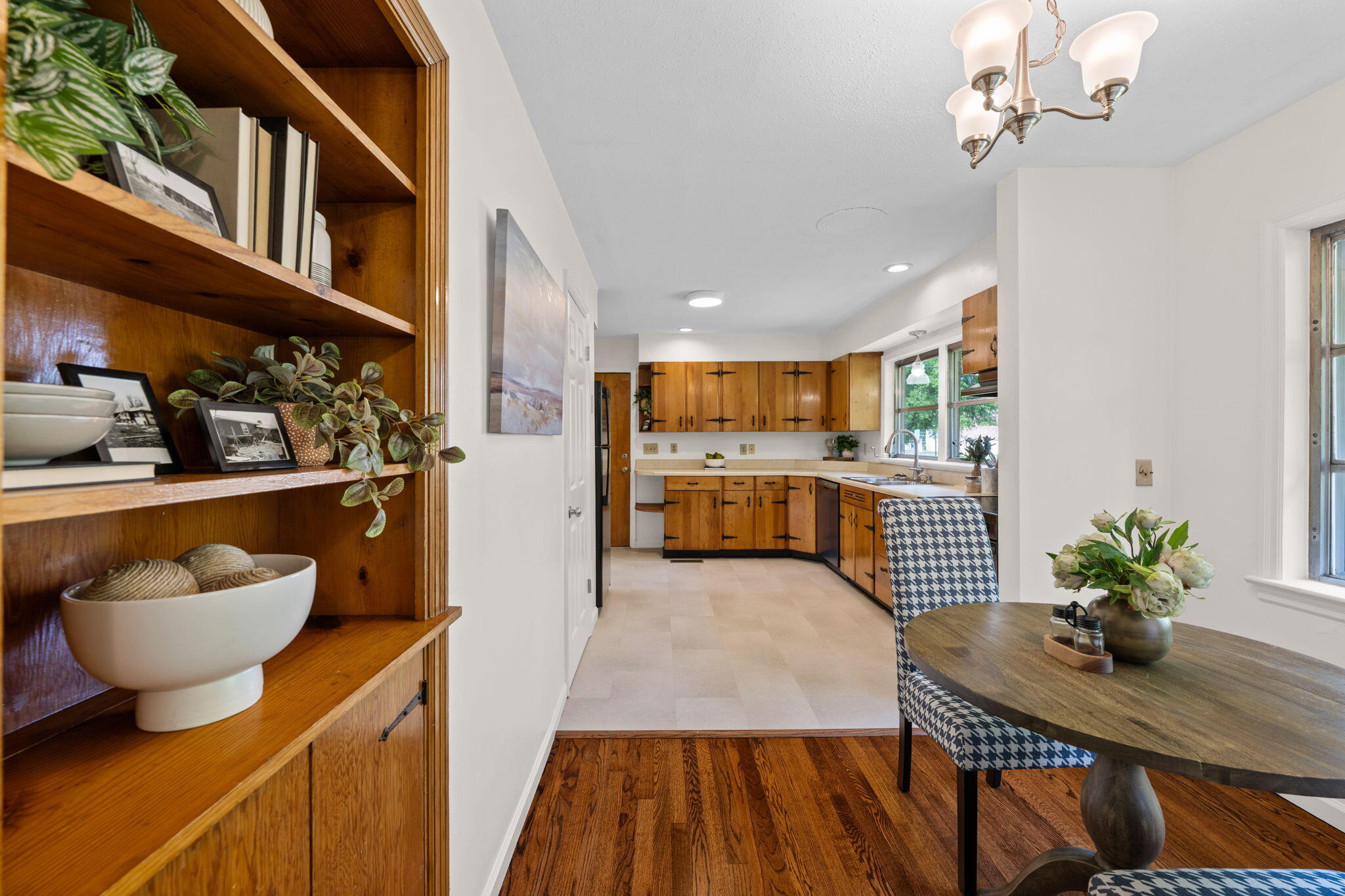 1847 Hickory Valley Road Chattanooga, TN 37421 - Photo 13 of 52 23-web-or-mls-DSC_9319