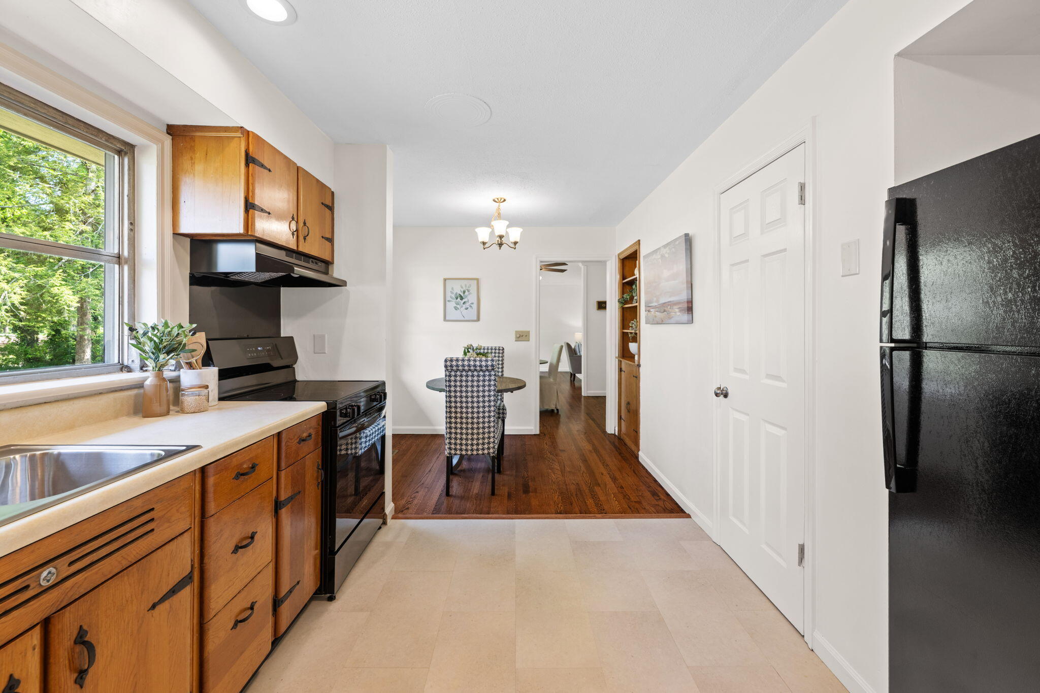 1847 Hickory Valley Road Chattanooga, TN 37421 - Photo 17 of 52 27-web-or-mls-DSC_9331