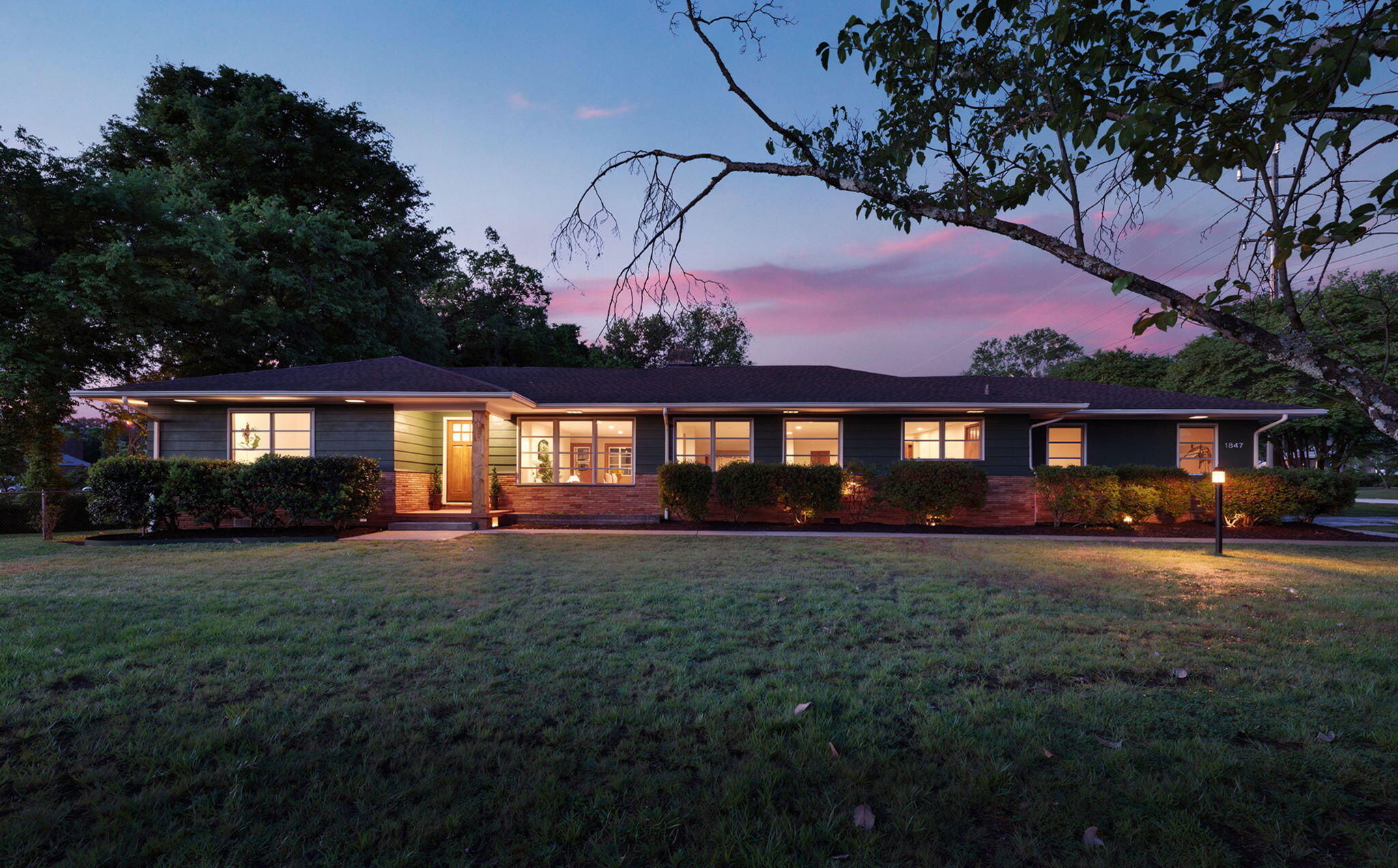 1847 Hickory Valley Road Chattanooga, TN 37421 - Photo 2 of 52 1-web-or-mls-DSC_9247 (2)