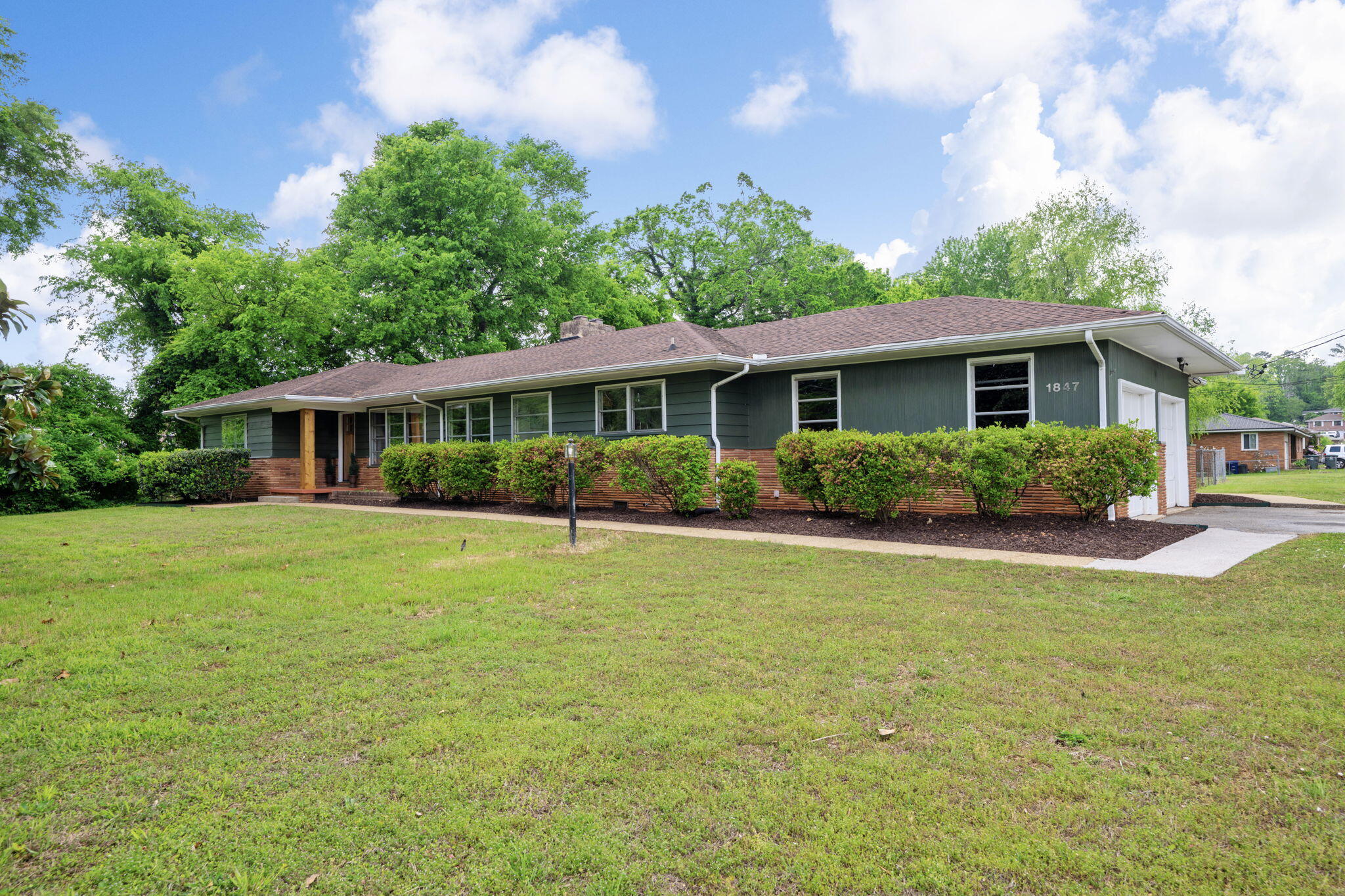 1847 Hickory Valley Road Chattanooga, TN 37421 - Photo 36 of 52 3-web-or-mls-DSC_9246