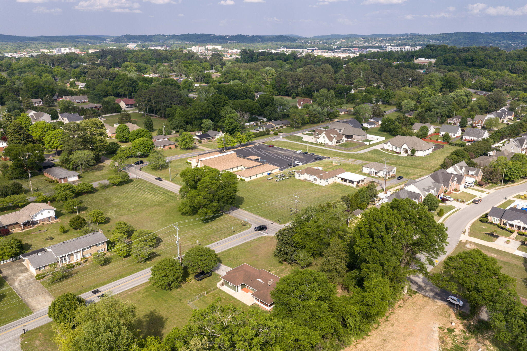 1847 Hickory Valley Road Chattanooga, TN 37421 - Photo 43 of 52 39-web-or-mls-DJI_20260423165111_0021_D-
