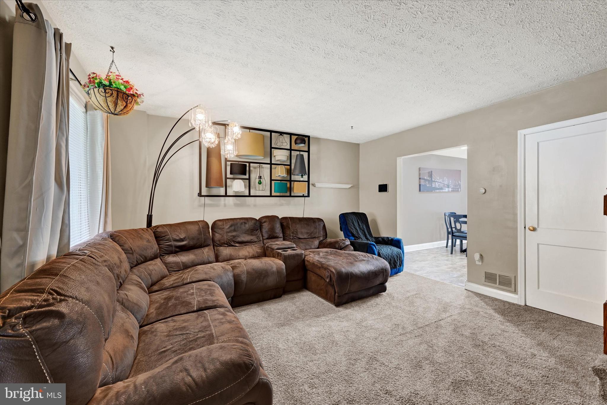 143 Riverthorn Road Middle River, MD 21220 - Photo 4 of 28 Gallery Image 4