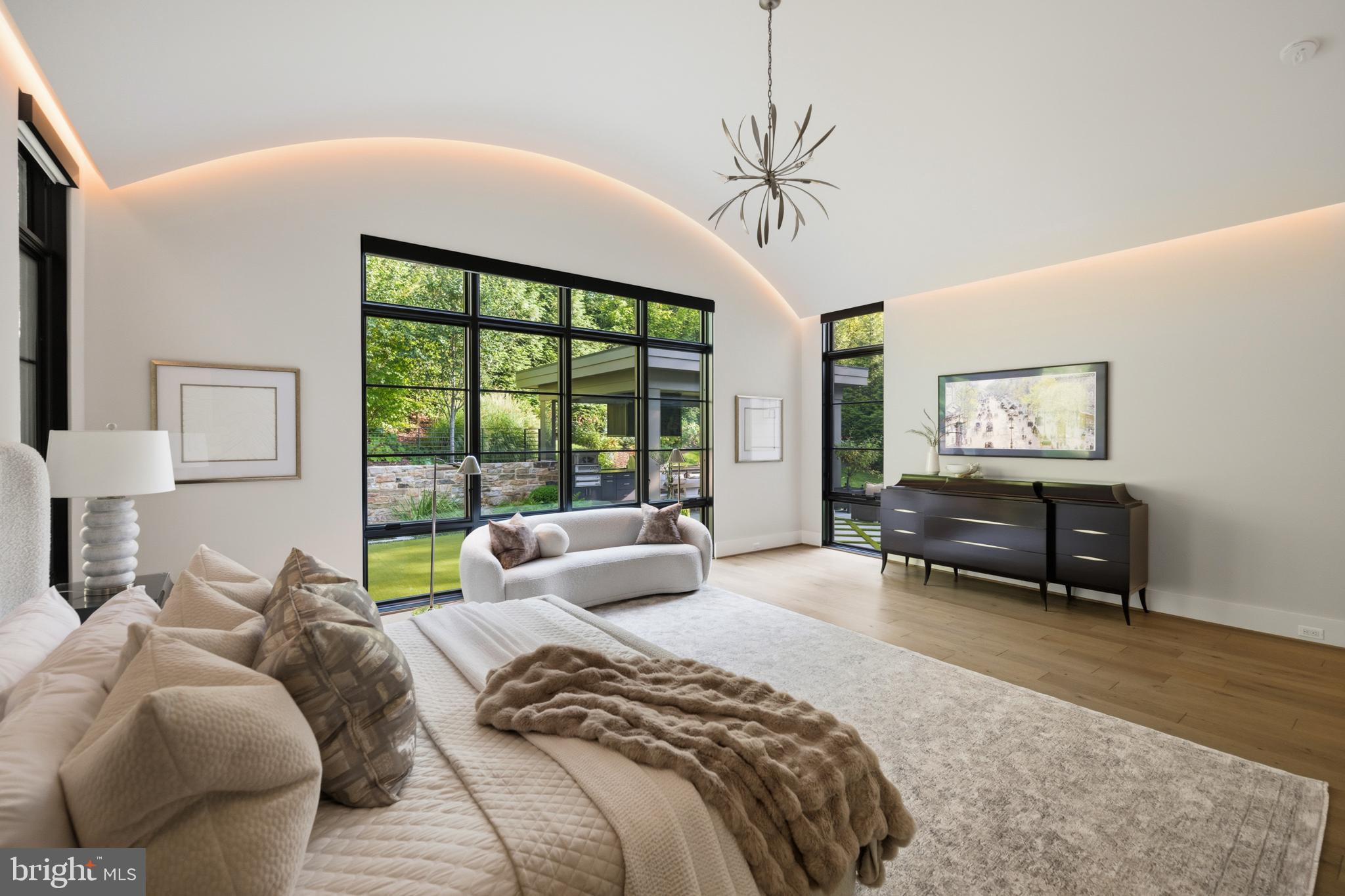 1137 Basil Road McLean, VA 22101 - Photo 26 of 118 garden views, arched ceilings, ambient lighting