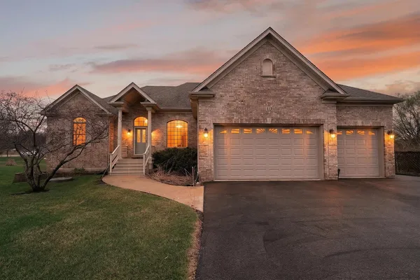 $469,900 | 412 Rainbow Drive, Sleepy Hollow, IL 60118