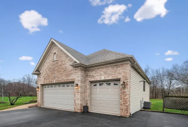 $469,900 | 412 Rainbow Drive, Sleepy Hollow, IL 60118