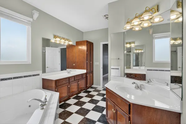 $469,900 | 412 Rainbow Drive, Sleepy Hollow, IL 60118
