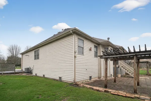 $469,900 | 412 Rainbow Drive, Sleepy Hollow, IL 60118
