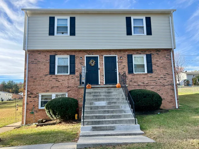$495,000 | 916 Pyrtle Drive, Unit A B AND C, Salem, VA 24153