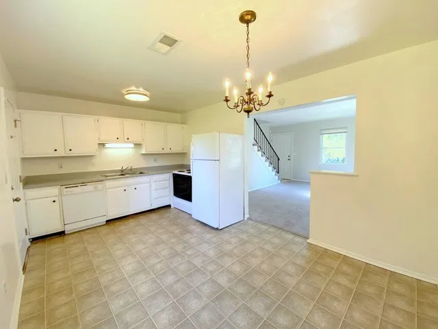 $495,000 | 916 Pyrtle Drive, Unit A B AND C, Salem, VA 24153