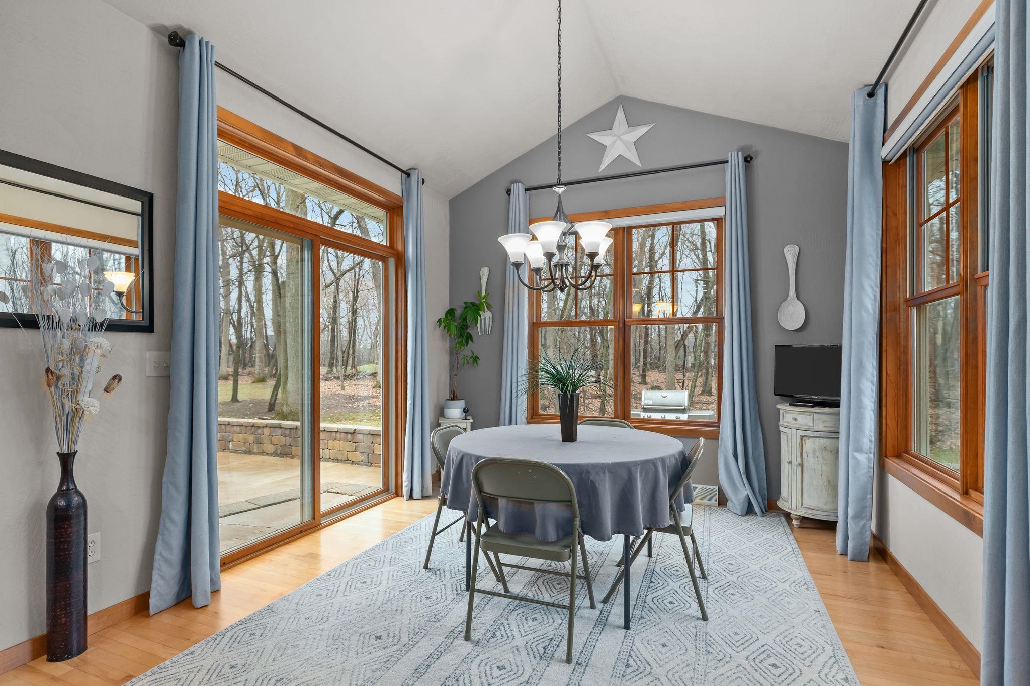 4231 Westview Lane Oshkosh, WI 54904 - Photo 12 of 68