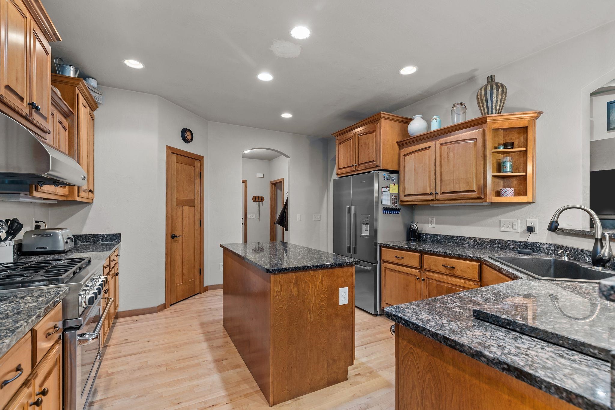 4231 Westview Lane Oshkosh, WI 54904 - Photo 8 of 68