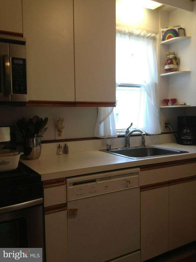 2609 Canterbury Road Baltimore, MD 21234 - Photo 11 of 28 Kitchen