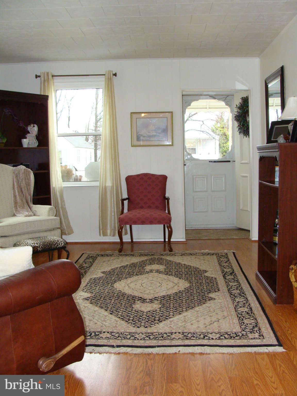 2609 Canterbury Road Baltimore, MD 21234 - Photo 14 of 28 Living Room