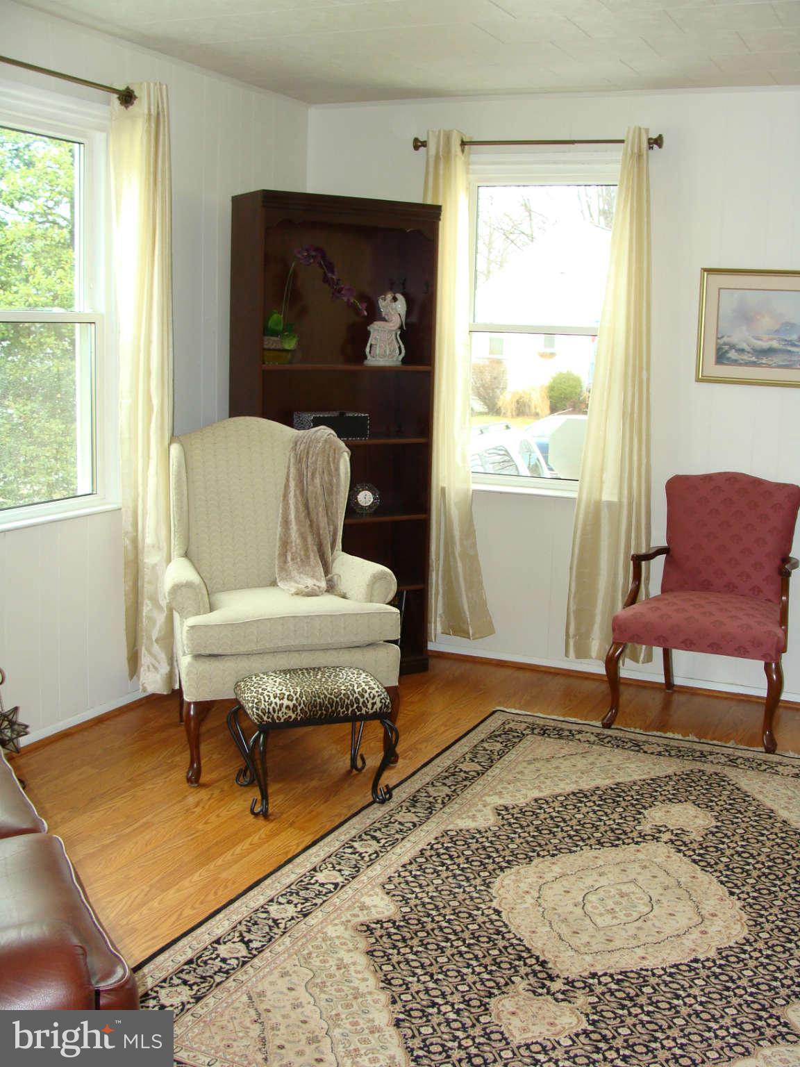 2609 Canterbury Road Baltimore, MD 21234 - Photo 16 of 28 Living Room