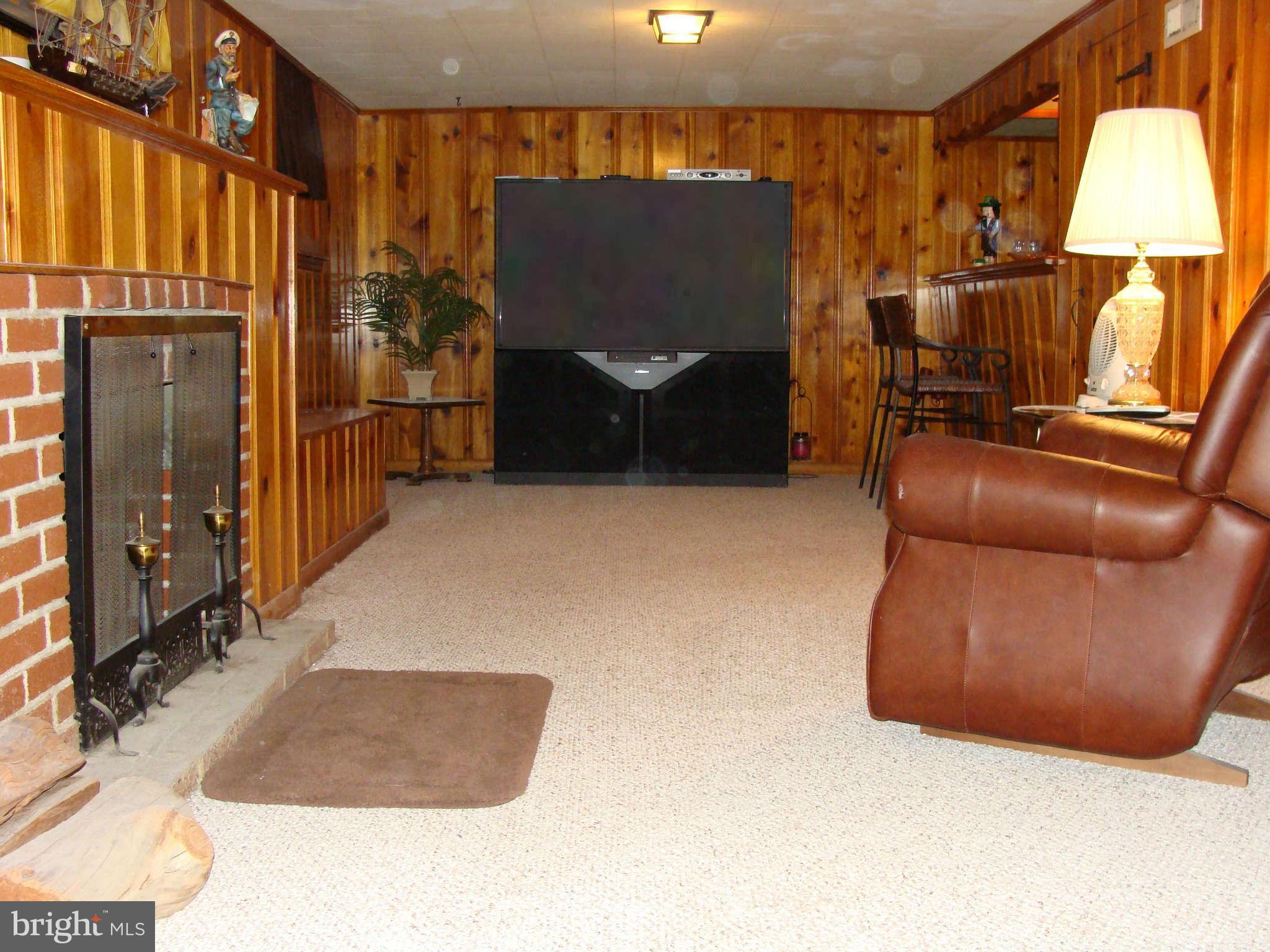 2609 Canterbury Road Baltimore, MD 21234 - Photo 19 of 28 Family Room