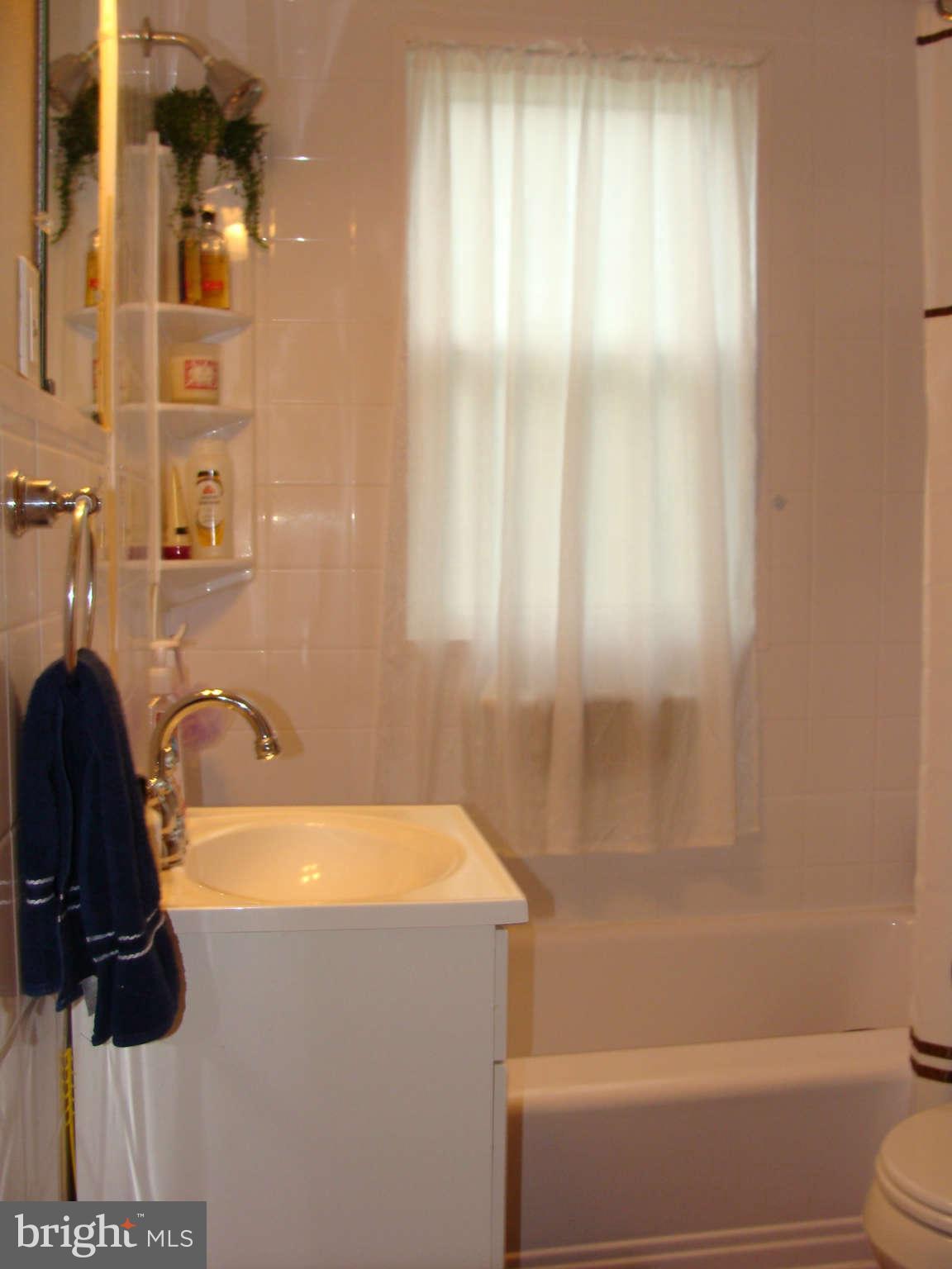 2609 Canterbury Road Baltimore, MD 21234 - Photo 22 of 28 Bath