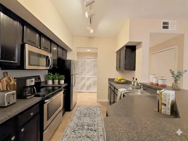 $1,599 | 6029 Westgate Drive, Unit 712, Orlando, FL 32835