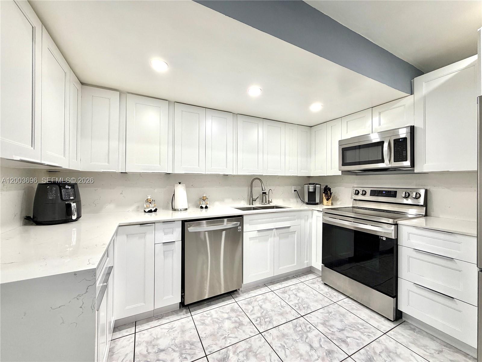 8155 West 9th Court Hialeah, FL 33014 - Photo 14 of 47