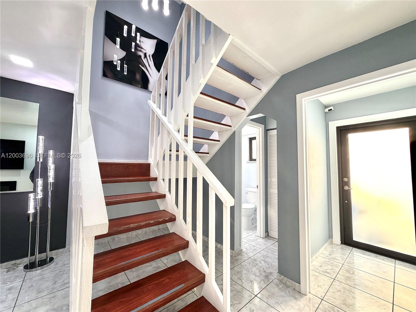 8155 West 9th Court Hialeah, FL 33014 - Photo 4 of 47