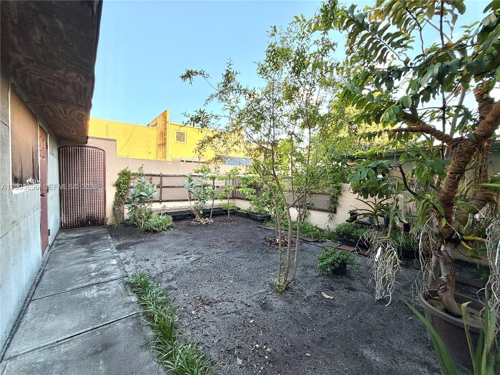 8155 West 9th Court Hialeah, FL 33014 - Photo 43 of 47