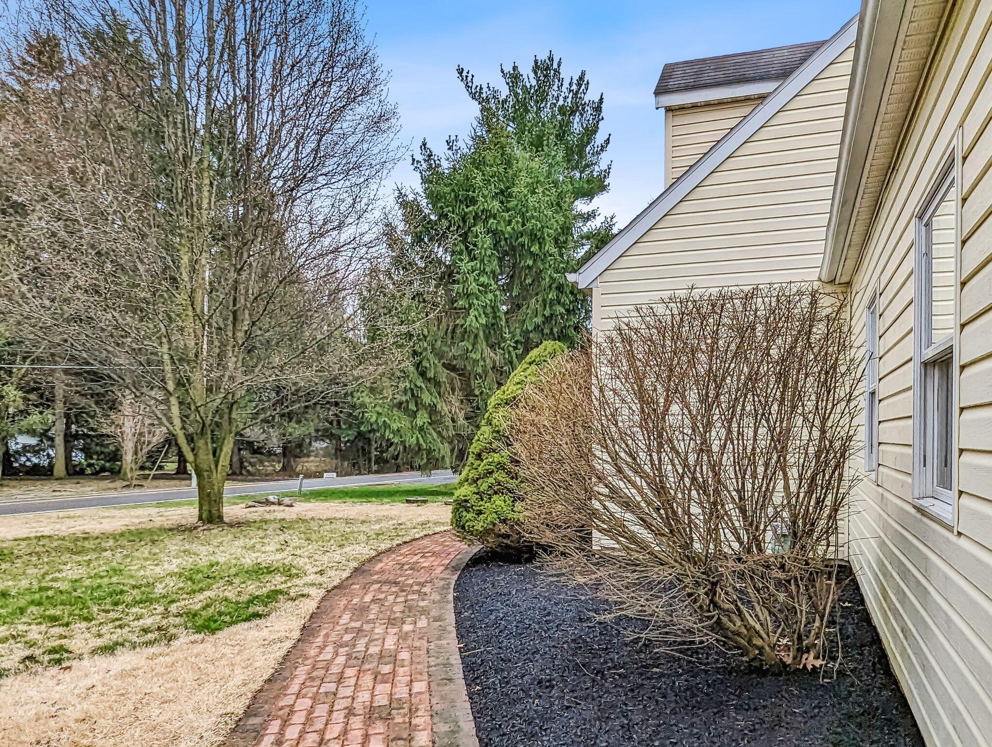 7413 Lee Road Westerville, OH 43081 - Photo 4 of 53 9-web-or-mls-7413-lee-rd