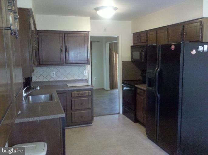 16109 Chester Mill Terrace Silver Spring, MD 20906 - Photo 2 of 6 Kitchen