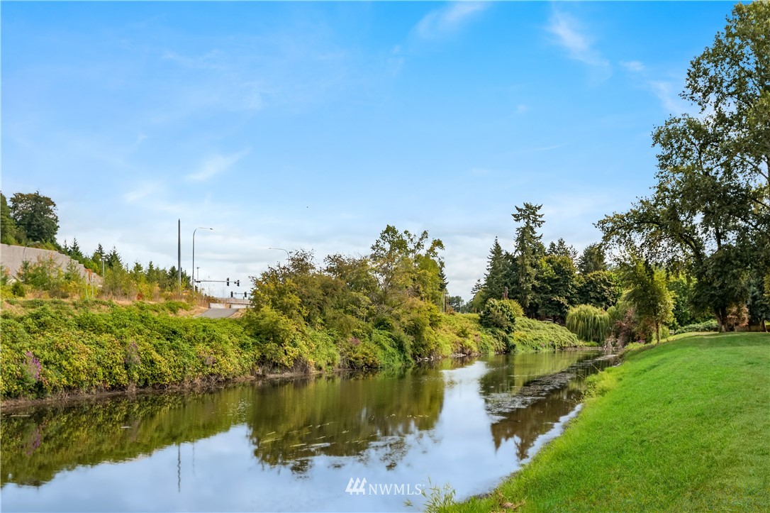10822 East Riverside Drive, Unit A101 Bothell, WA 98011 - Photo 19 of 22