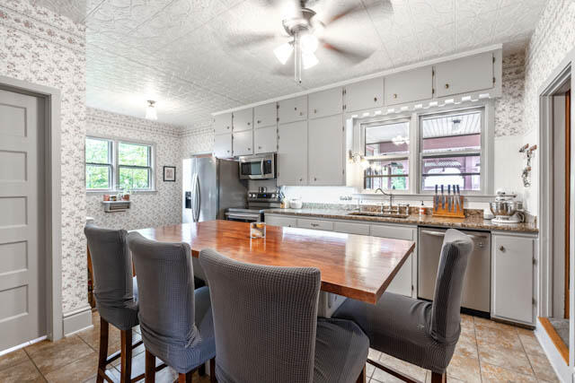 161 West Chicago Street Coldwater, MI 49036 - Photo 3 of 46 Gallery Image 3