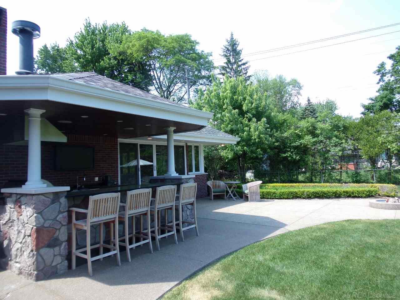 1070 North Renaud Road Grosse Pointe Woods, MI 48236 - Photo 20 of 50