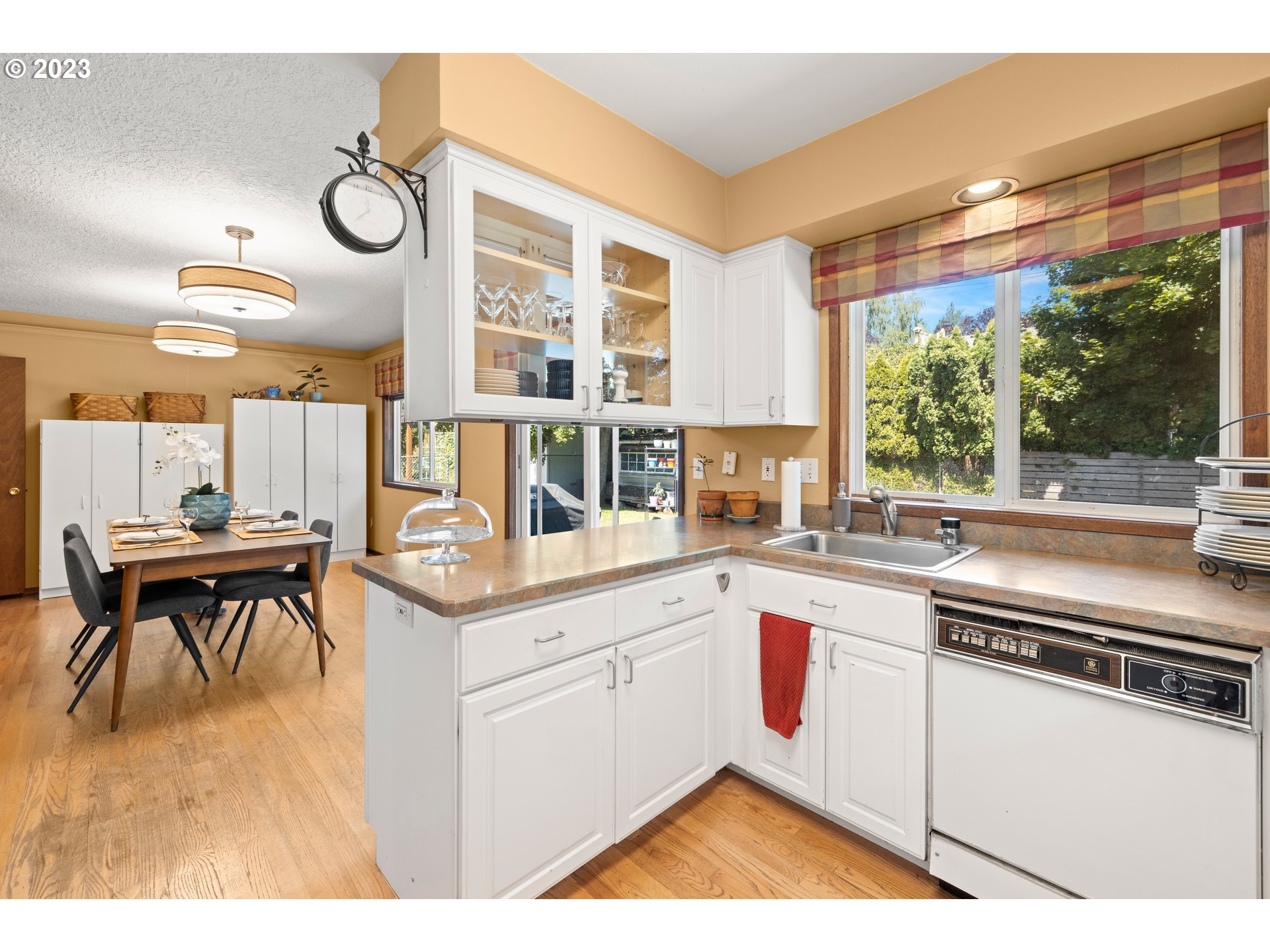 11625 Southwest Ridgecrest Drive Beaverton, OR 97008 - Photo 11 of 38 Gallery Image 11
