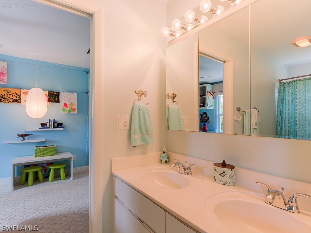 1058 Fish Crow Road Sanibel, FL 33957 - Photo 15 of 25 Gallery Image 15