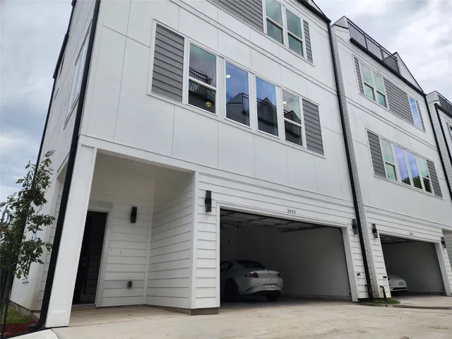 a view of building with entryway