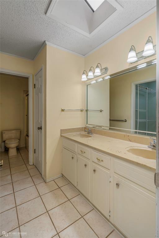 1001 Ridgewood Circle Minden, LA 71055 - Photo 14 of 26 Dual vanities