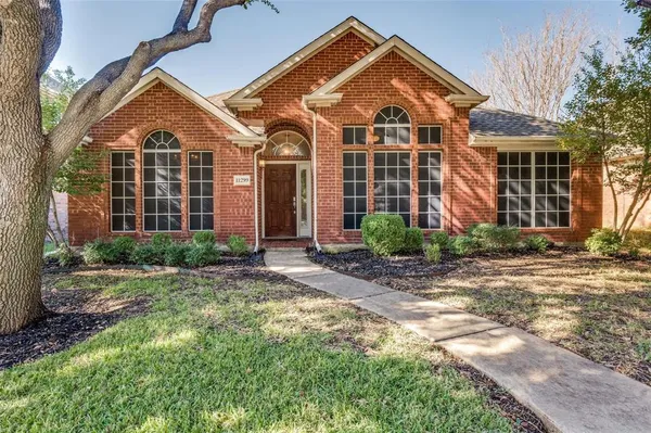 $2,600 | 11299 Las Polamas Drive, Frisco, TX 75033