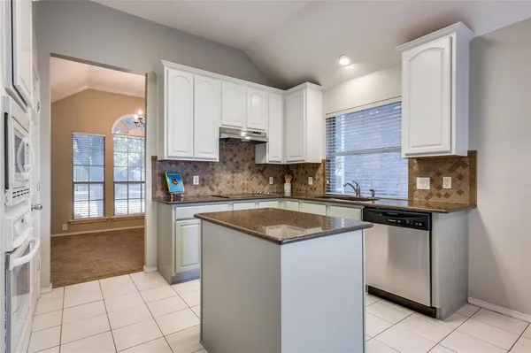 $2,600 | 11299 Las Polamas Drive, Frisco, TX 75033