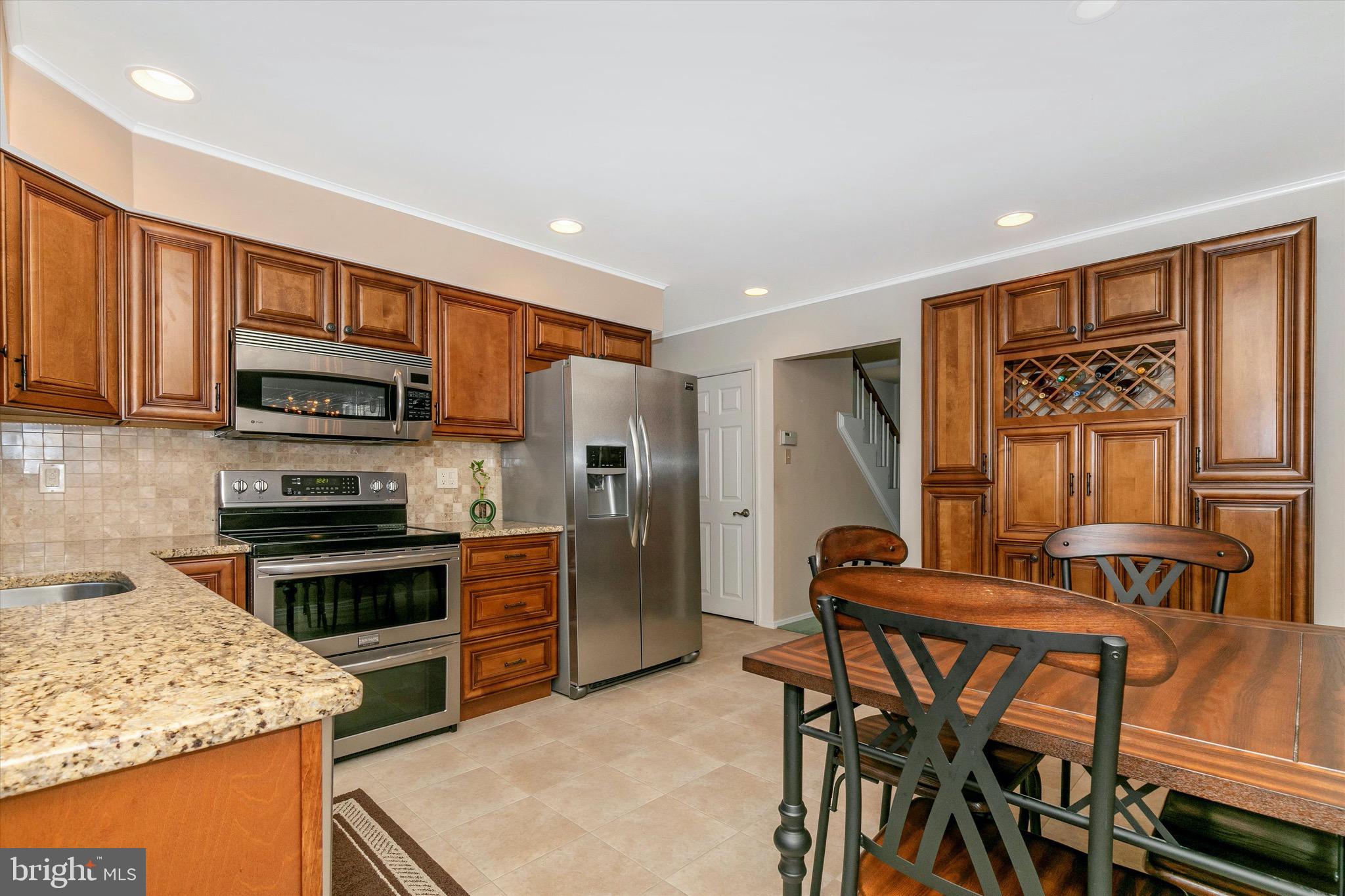 3113 Hayes Road Norristown, PA 19403 - Photo 15 of 36 Custom Pantry