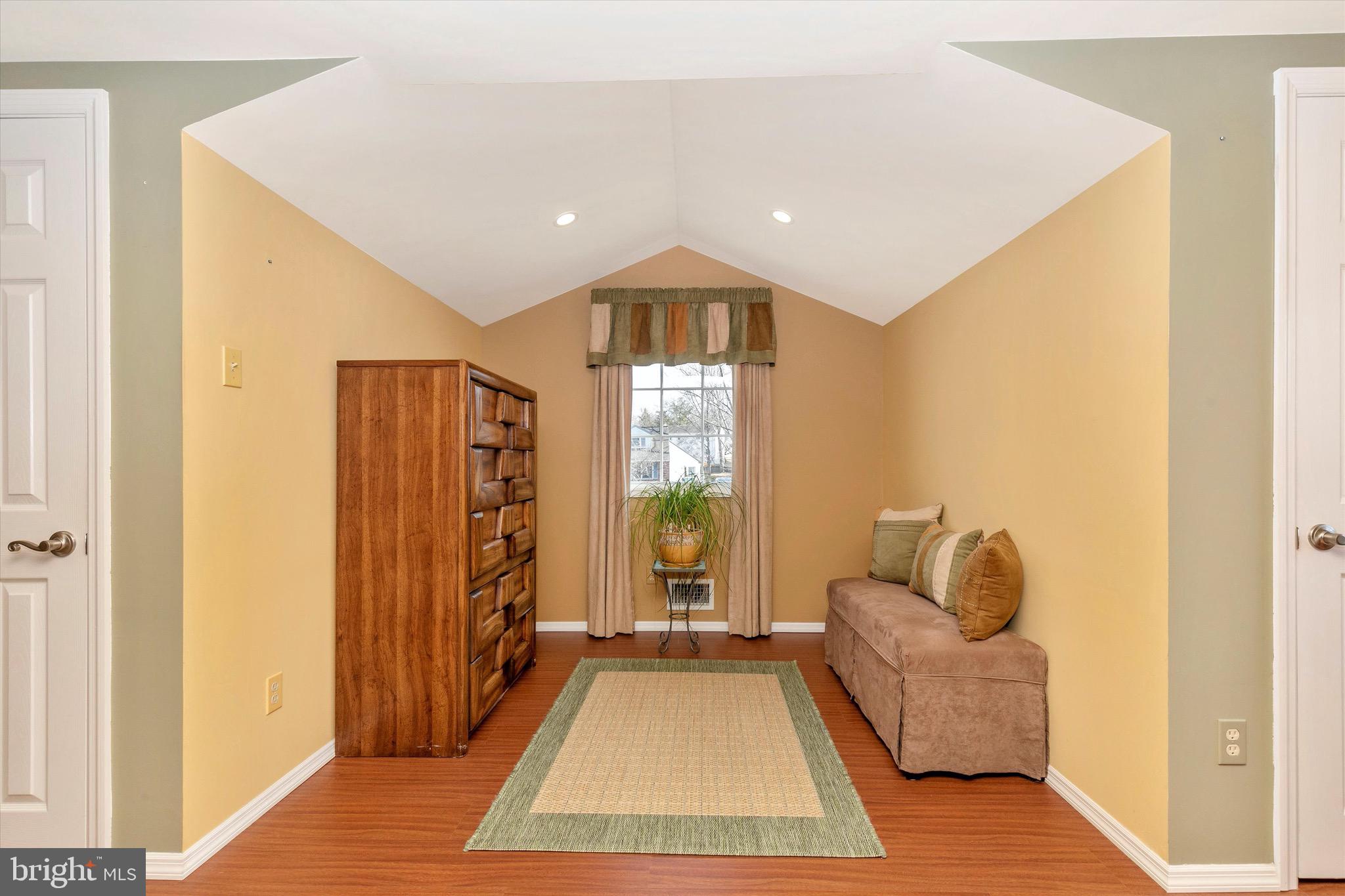 3113 Hayes Road Norristown, PA 19403 - Photo 23 of 36 Sitting area