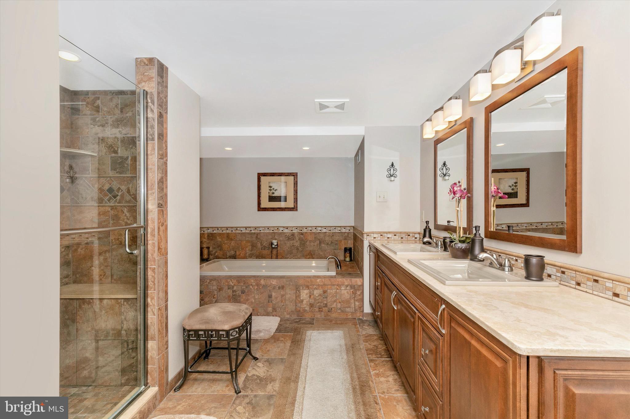 3113 Hayes Road Norristown, PA 19403 - Photo 26 of 36 Jetted bath tub/heated flooring