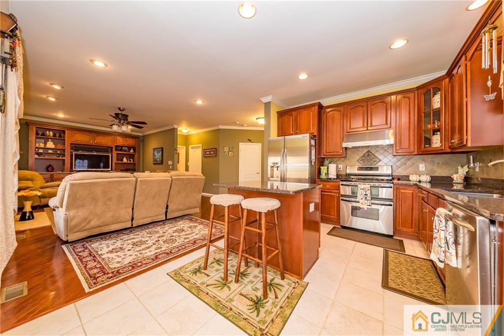 37 Cayuga Road Bordentown, NJ 08505 - Photo 6 of 25 Gallery Image 6