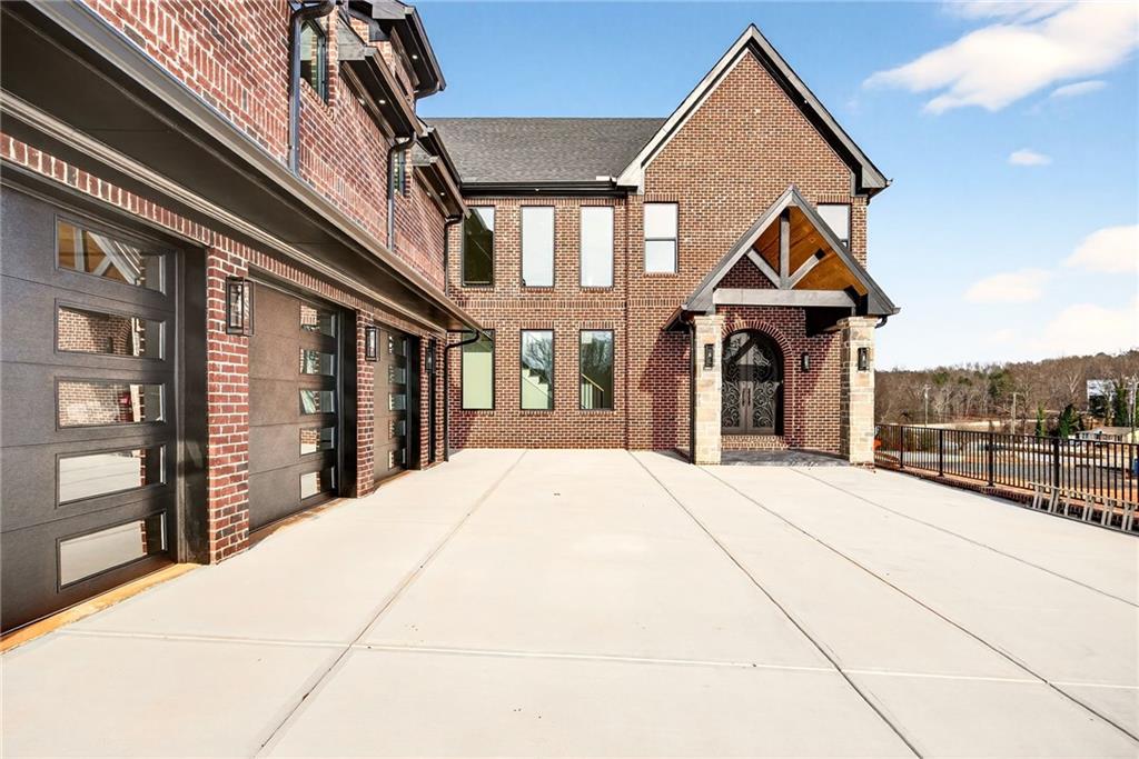 403 Thunder Road Buford, GA 30518 - Photo 6 of 92