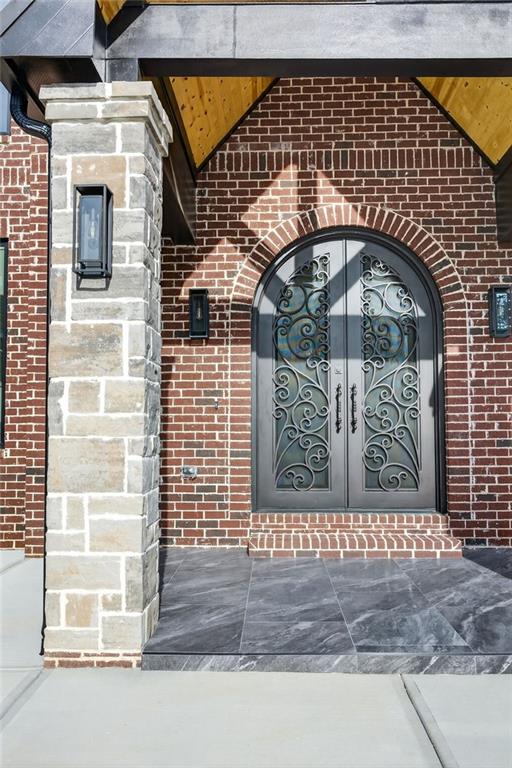 403 Thunder Road Buford, GA 30518 - Photo 9 of 92