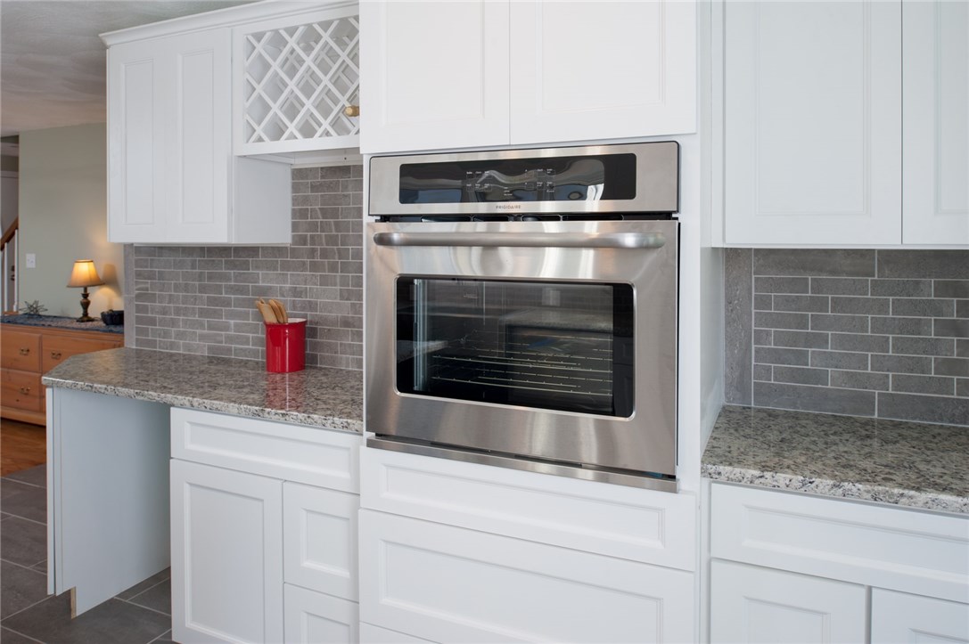 70 Viewesta Road Warwick, RI 02886 - Photo 11 of 33