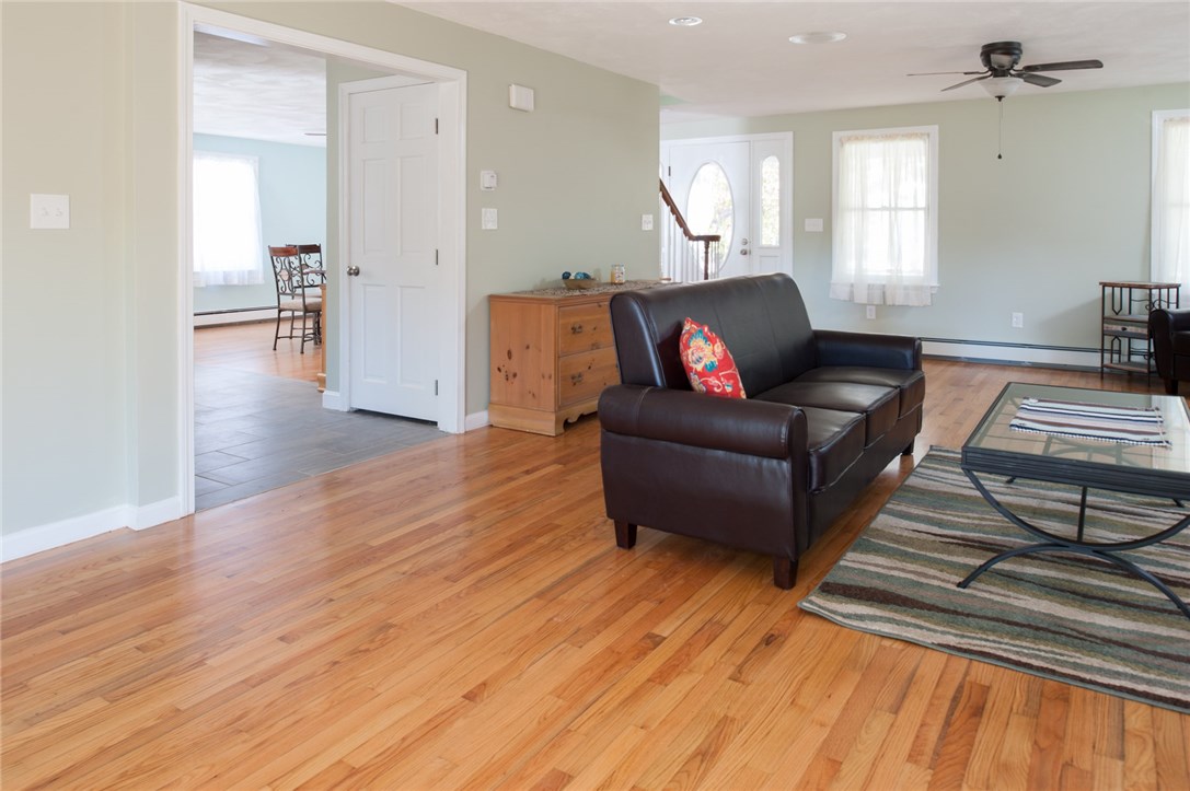 70 Viewesta Road Warwick, RI 02886 - Photo 15 of 33