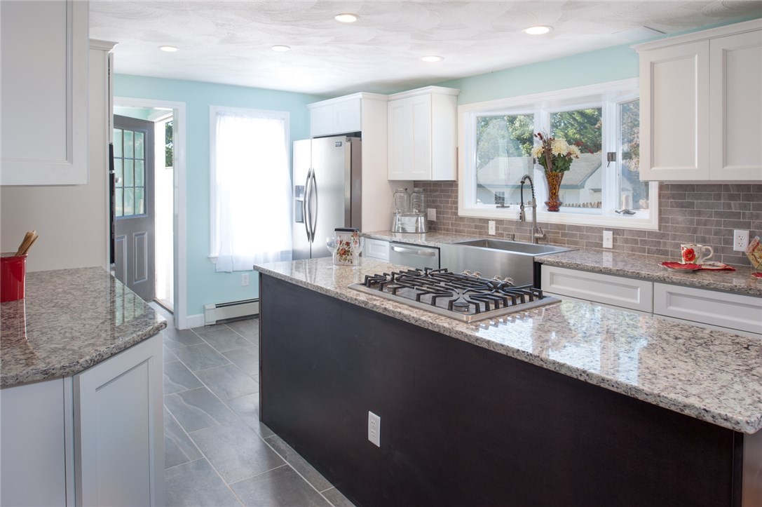 70 Viewesta Road Warwick, RI 02886 - Photo 7 of 33
