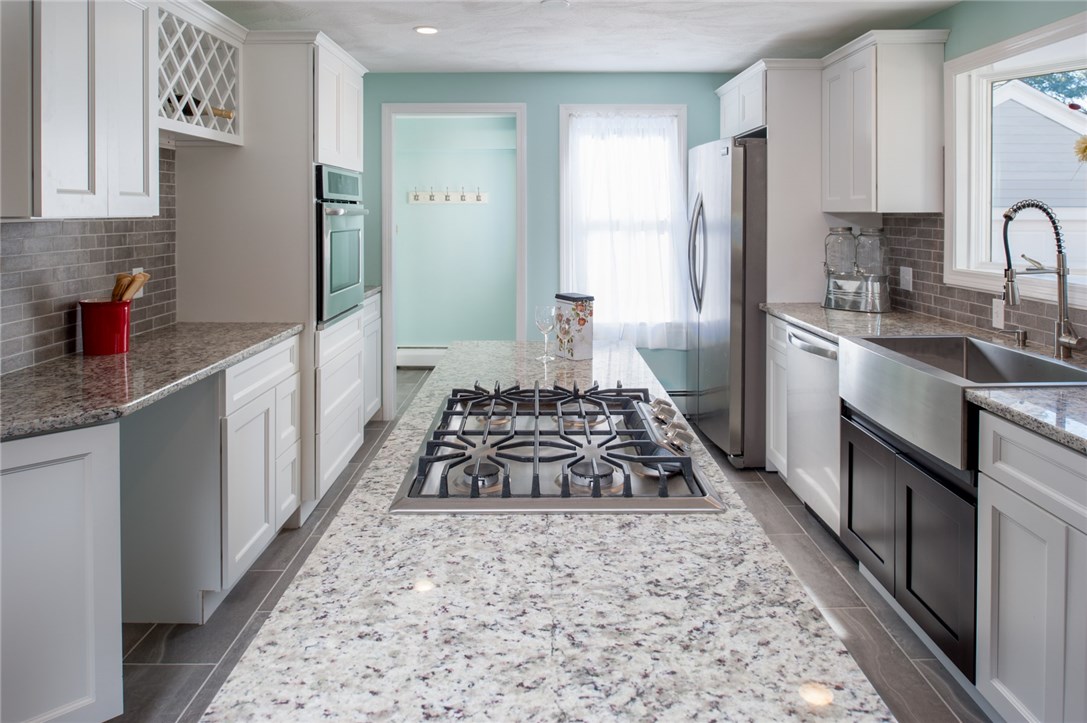 70 Viewesta Road Warwick, RI 02886 - Photo 9 of 33