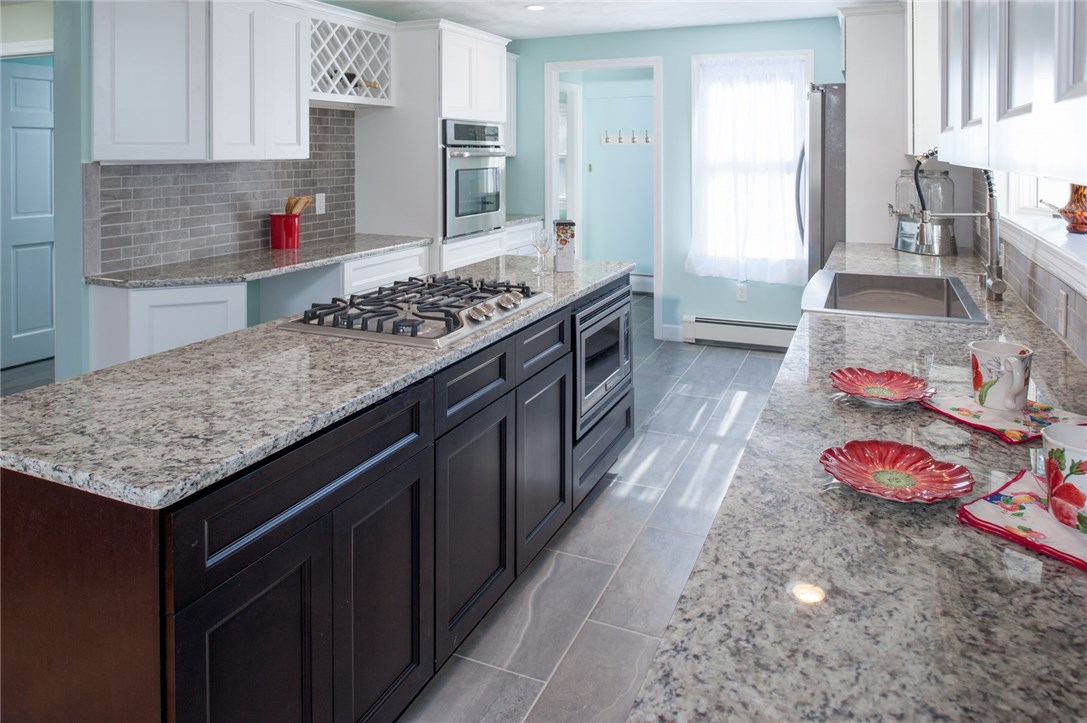 70 Viewesta Road Warwick, RI 02886 - Photo 10 of 33