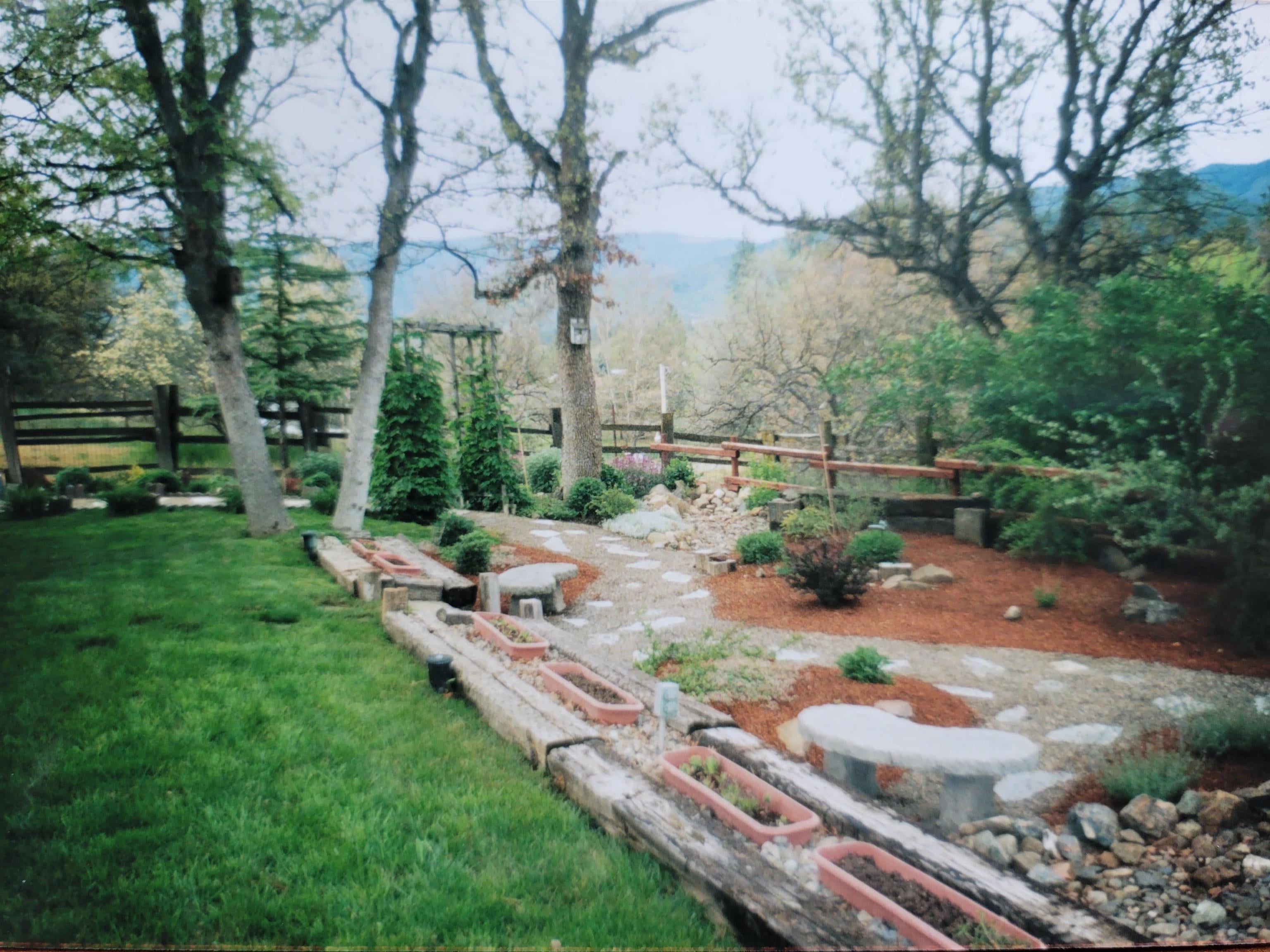 3202 Fairlane Road Yreka, CA 96097 - Photo 36 of 39 Gallery Image 36