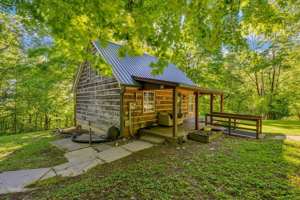 755 Woody Road Byrdstown, TN 38549 - Photo 4 of 37